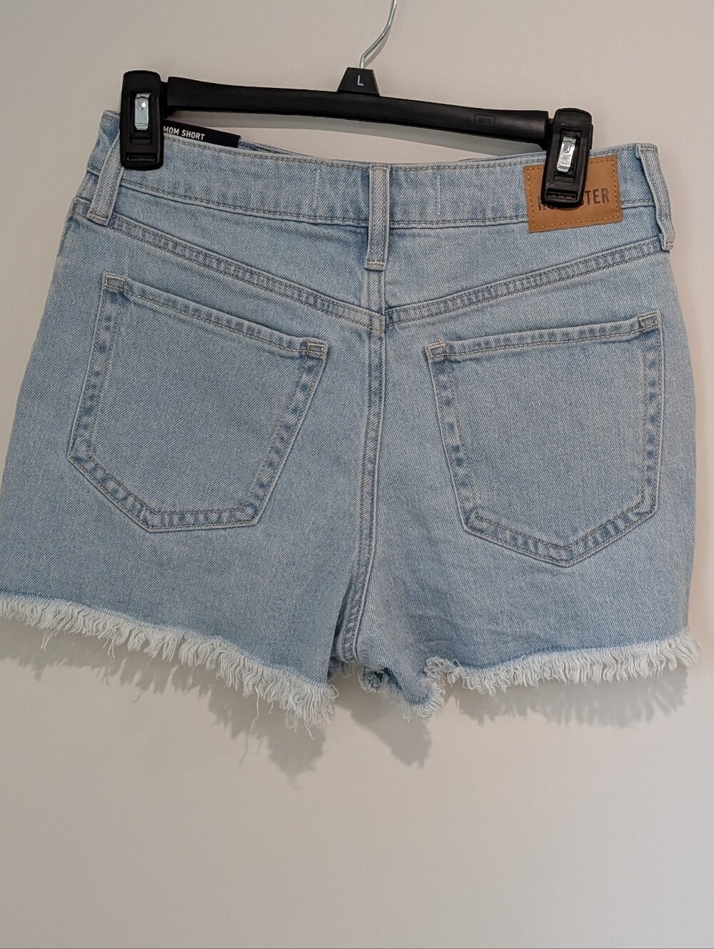 NWT Light Blue Distressed HighRise Mom Shorts Hollister (2) Denim Summer Classic - Picture 2 of 8